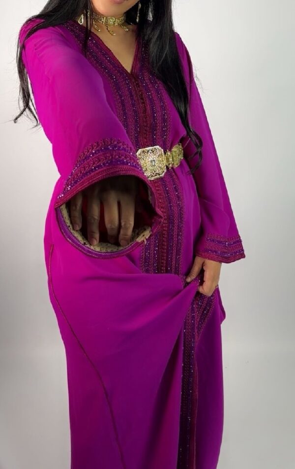 Caftan Fuchsia Cristal – Éclat et Féminité – Image 2