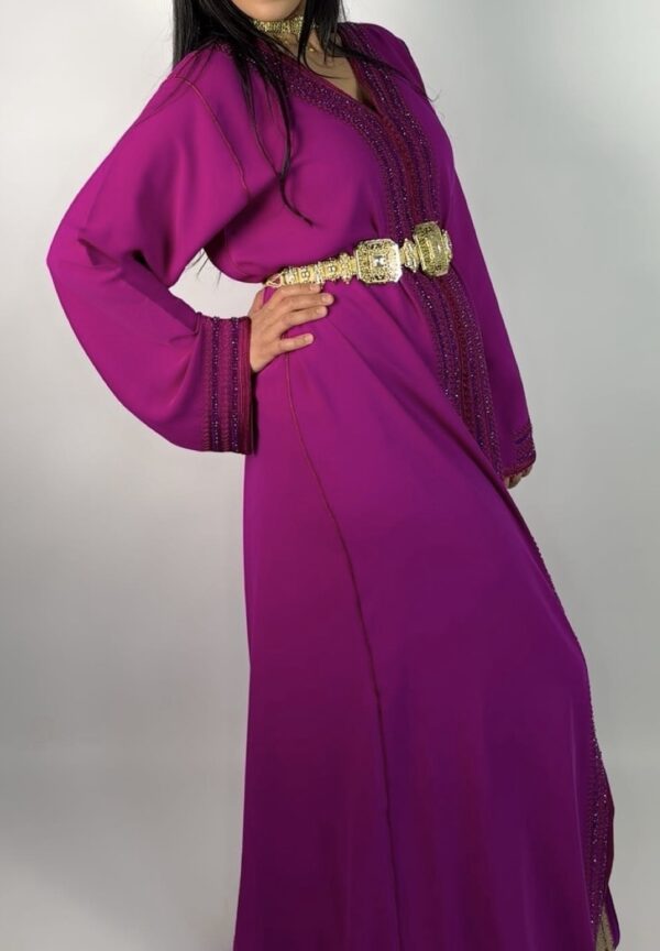 Caftan Fuchsia Cristal – Éclat et Féminité